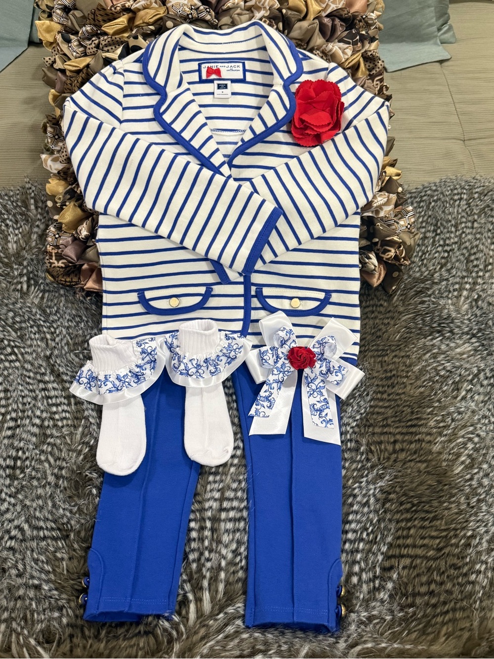 Janie and Jack kids outfit size 3 & socks & bow price is firm
